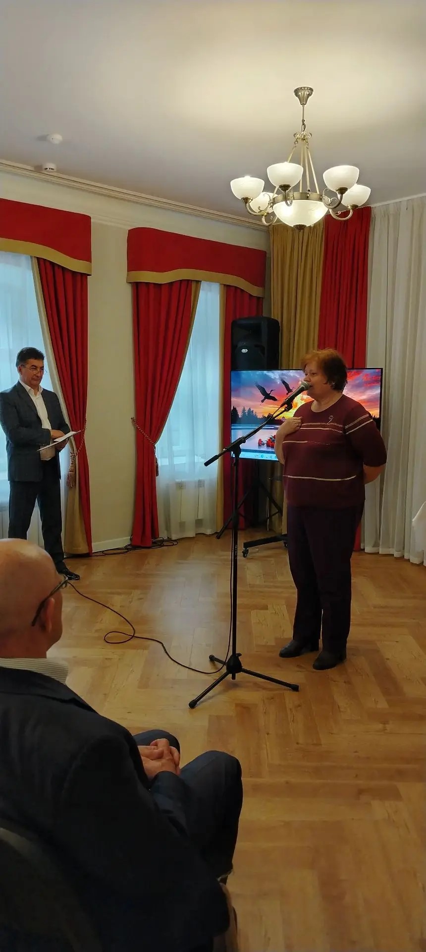 ydHS4tG4.jpg